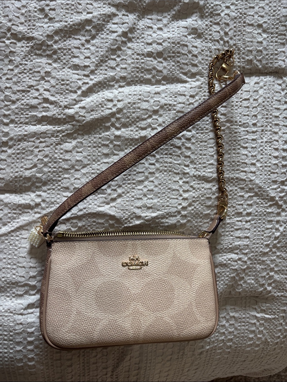 Coach Nolita 19